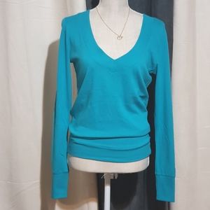 ❤ Long Sleeve V-neck Knit Top ❤ ( NWOT)